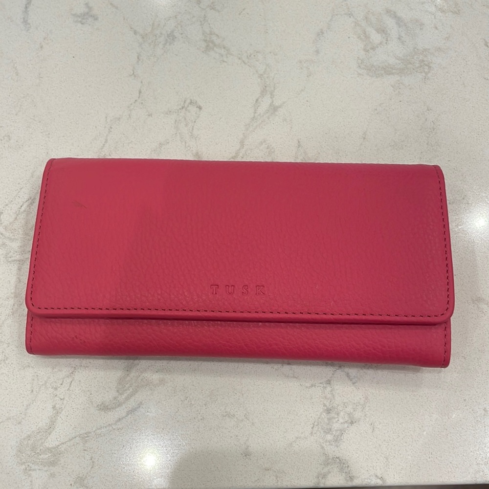 NWT Accordion Women’s Tusk Wallet